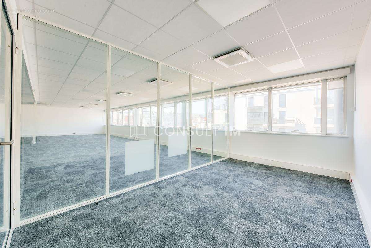 Commerce à ISSY-LES-MOULINEAUX