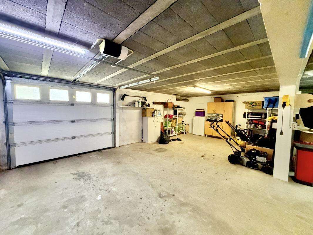 Maison à COURS-LES-BARRES