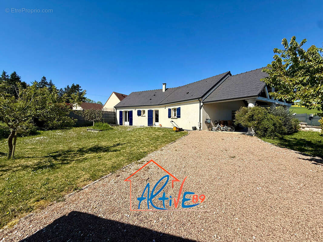 Maison à GUERCHY