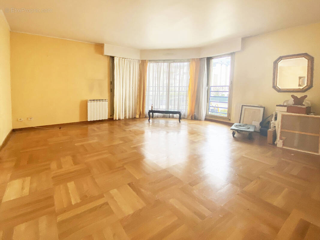 Appartement à LA GARENNE-COLOMBES