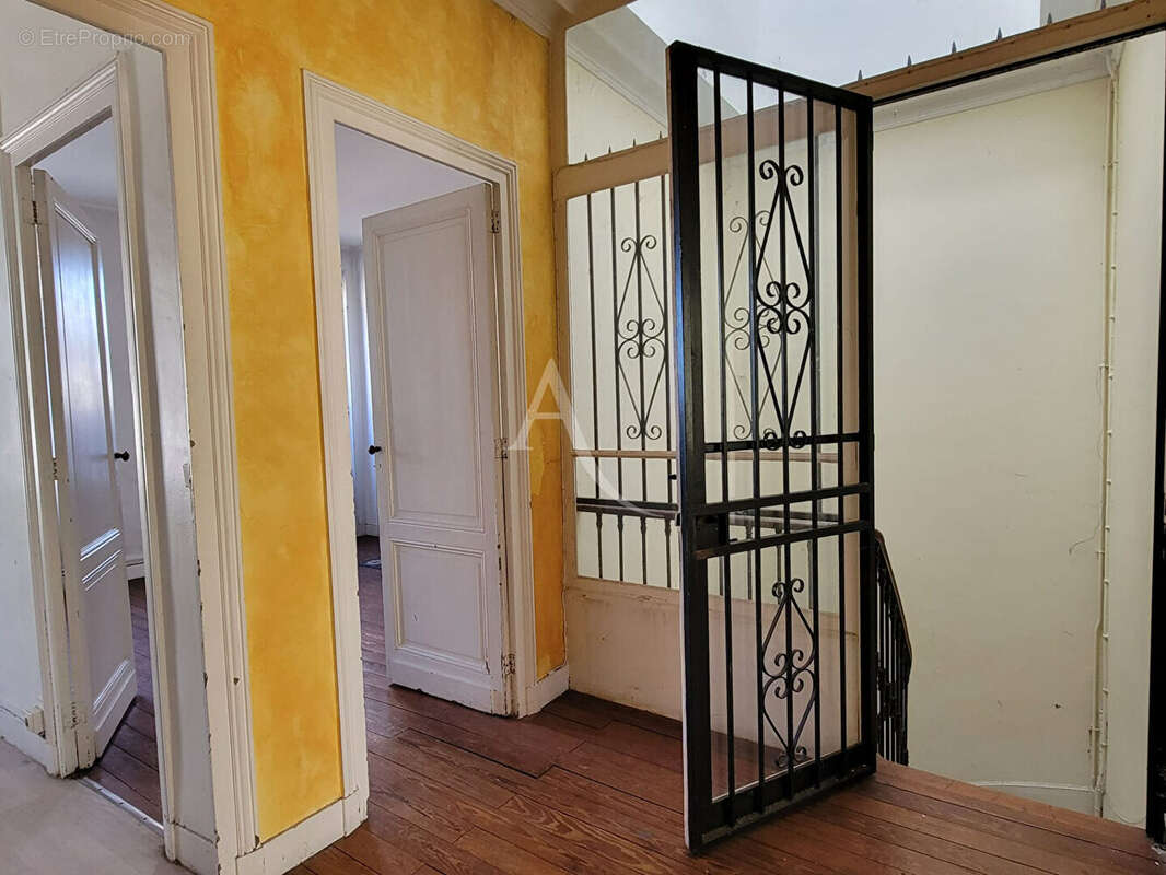CAUDERAN PARC BORDELAIS - Maison à rénover 5 chambres - photo 12