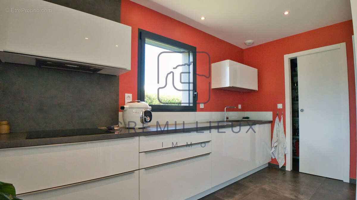 Appartement à GUILHERAND-GRANGES