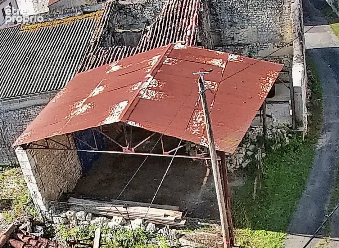 Bâtiment (ancienne maison) en cours de rénovation avec dépendances et parcelle attenante - photo 20