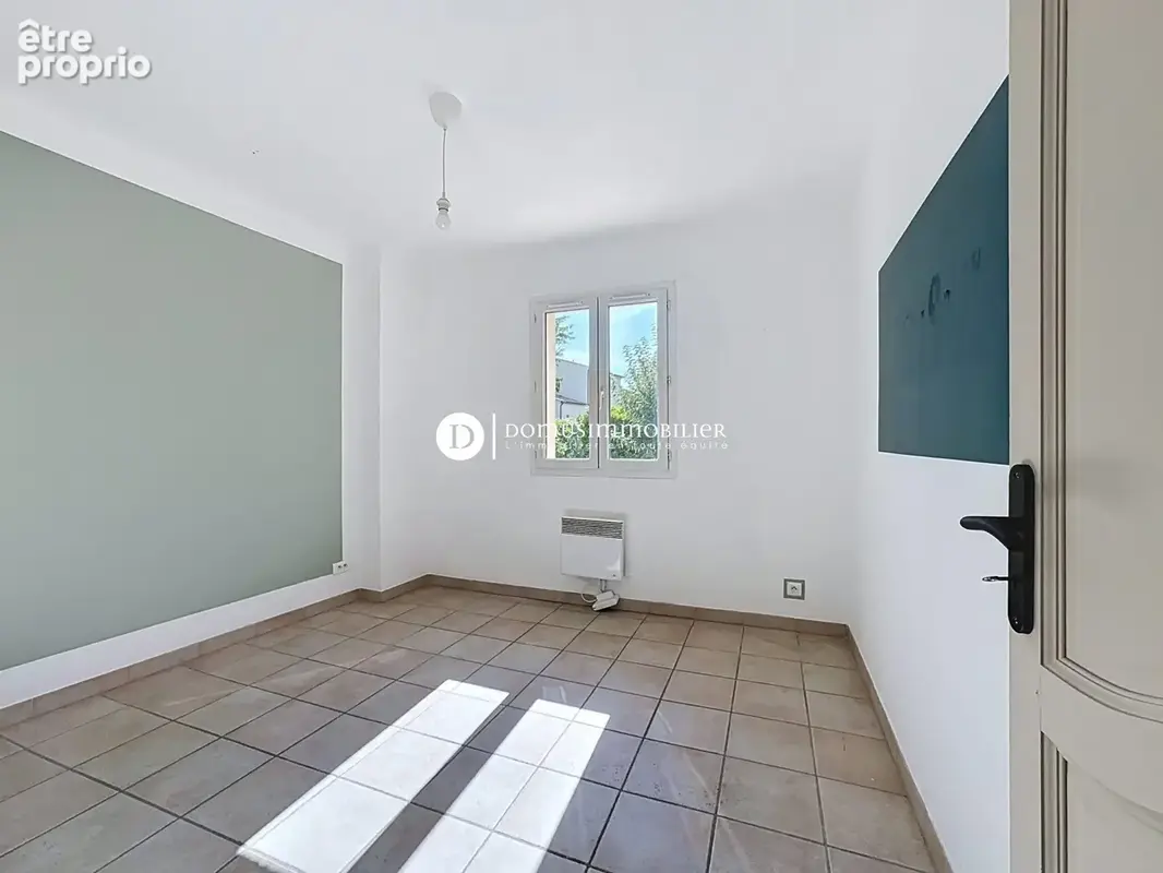 Maison 109 m² à Saint-Saturnin-Les-Avignon  - photo 9