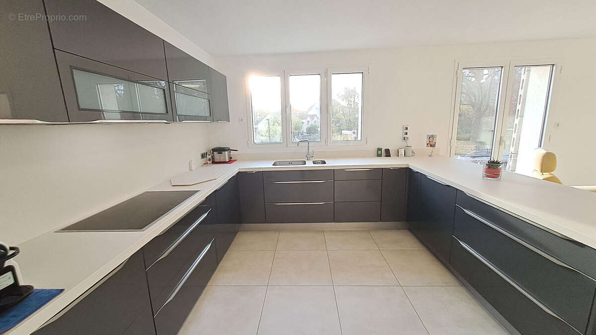 Maison à SAINT-REMY-LES-CHEVREUSE