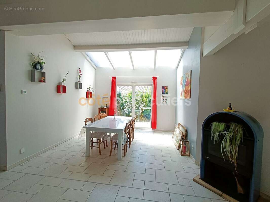 Maison à CHARRON