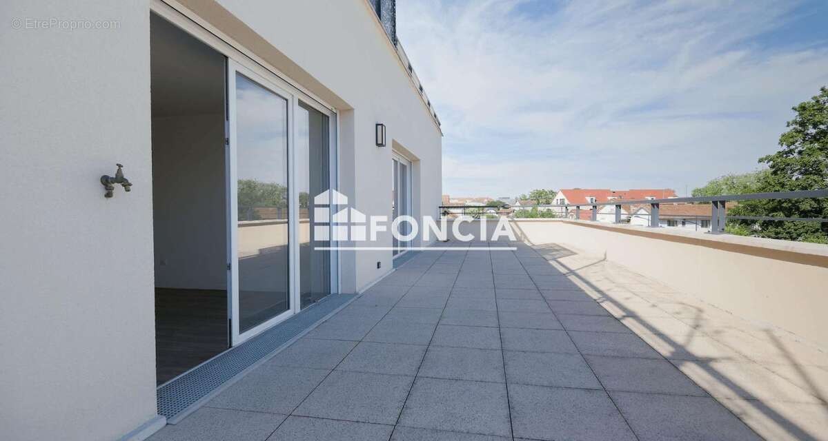 Appartement à DAMMARIE-LES-LYS