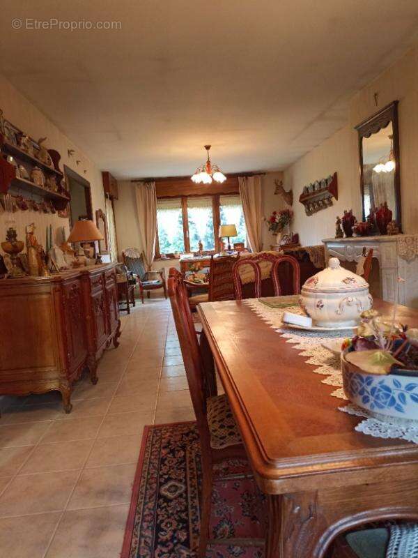 Maison à AVESNES-SUR-HELPE