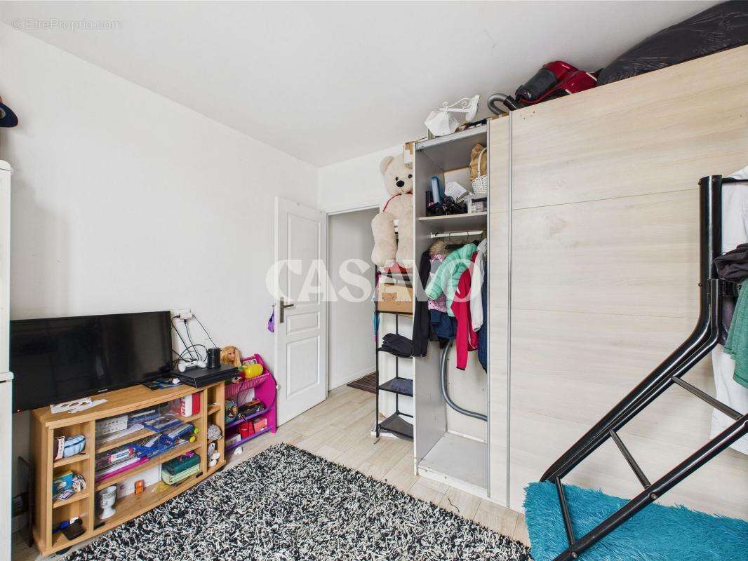 Appartement à VILLETANEUSE