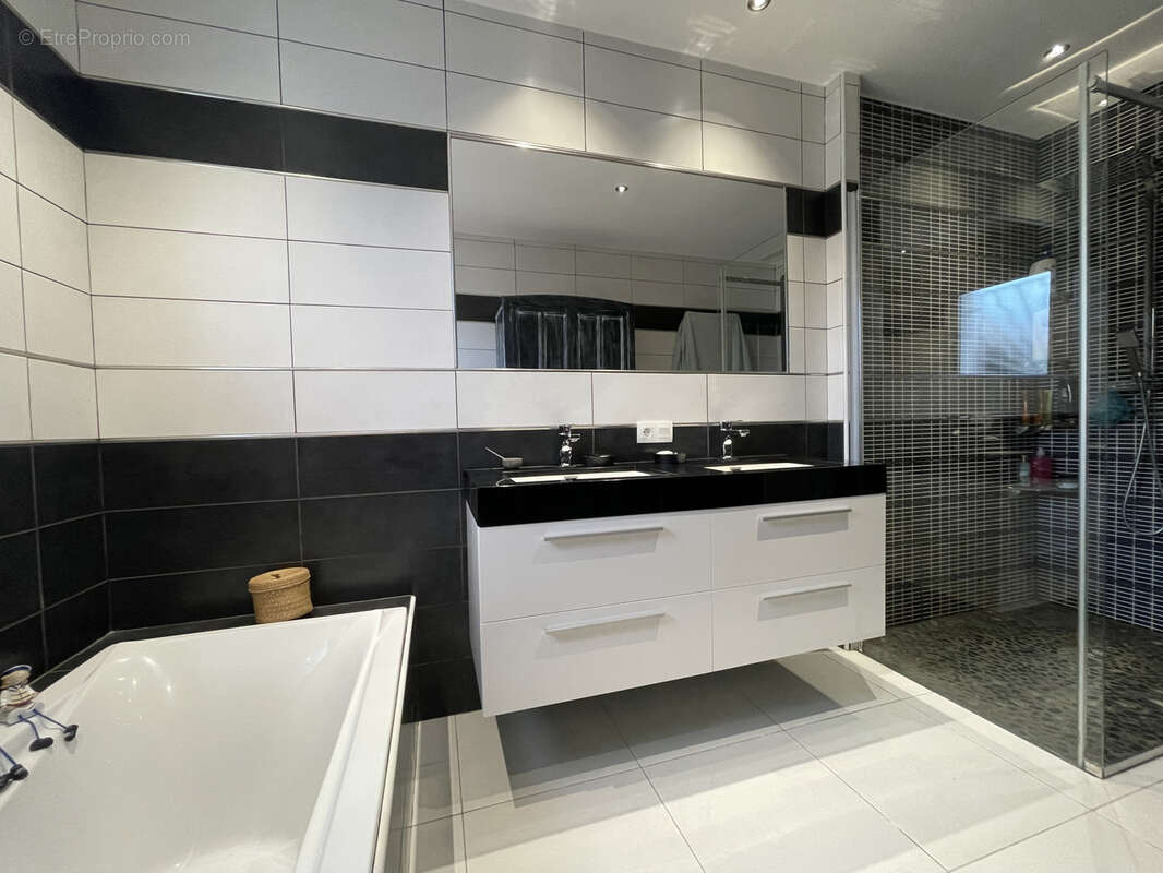 Maison à SALLES-D&#039;AUDE