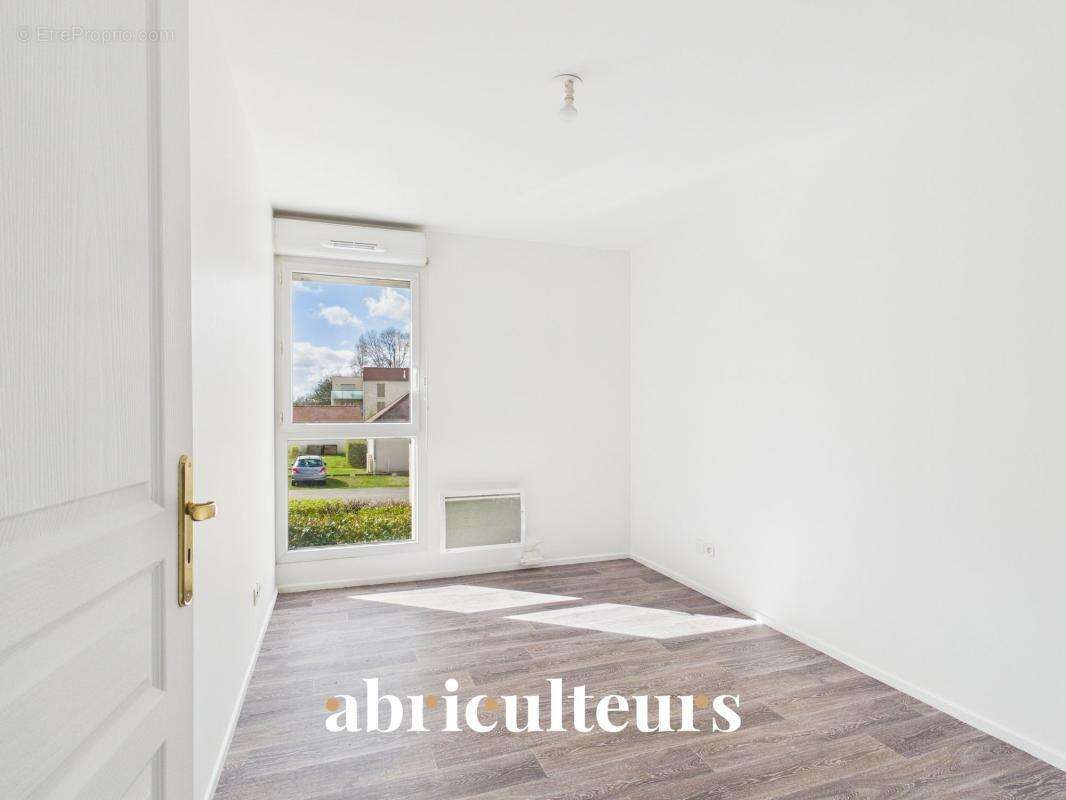 Appartement T2 de 44 m² au 1er étage avec vue dégagée – Résidence de standing au calme à Survilliers - photo 6