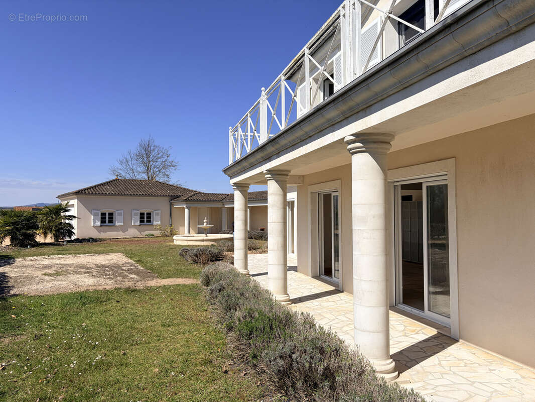 Maison à PONT-DE-VAUX