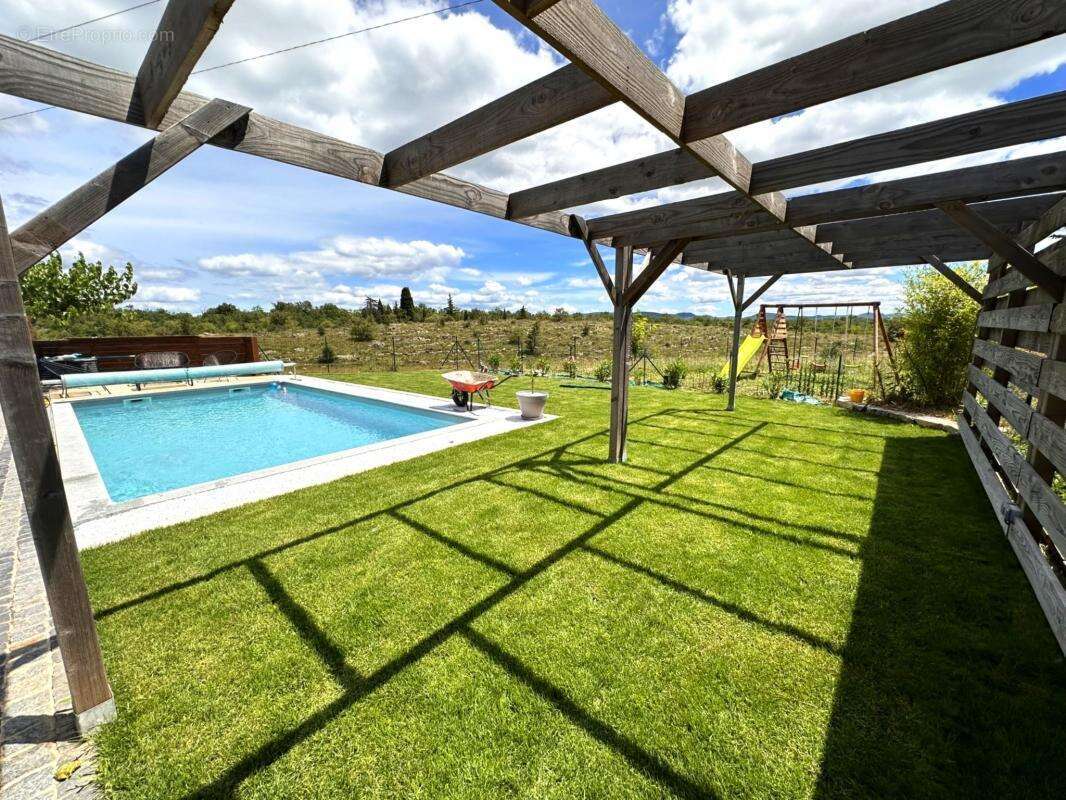 Maison à LABLACHERE