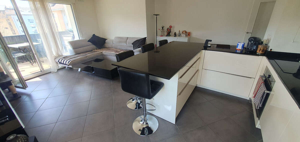 Appartement à VILLE-LA-GRAND