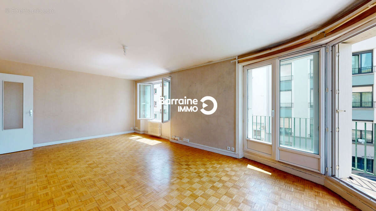 Barraine Immo - A VENDRE - PZ00LM2-TH : Appartement T6 centre-ville de Brest 133m² - photo 4