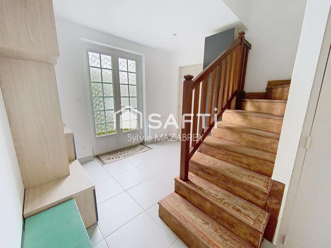 Maison 101 m² à Villecerf  - photo 4
