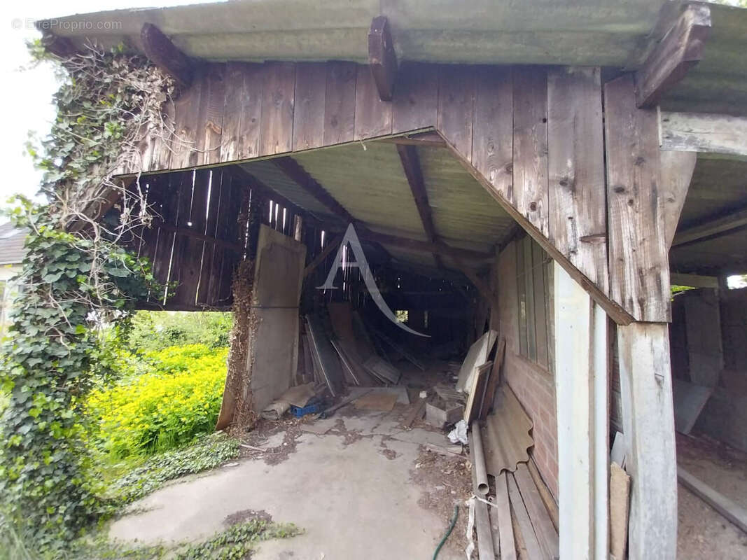 Terrain à LES MUREAUX