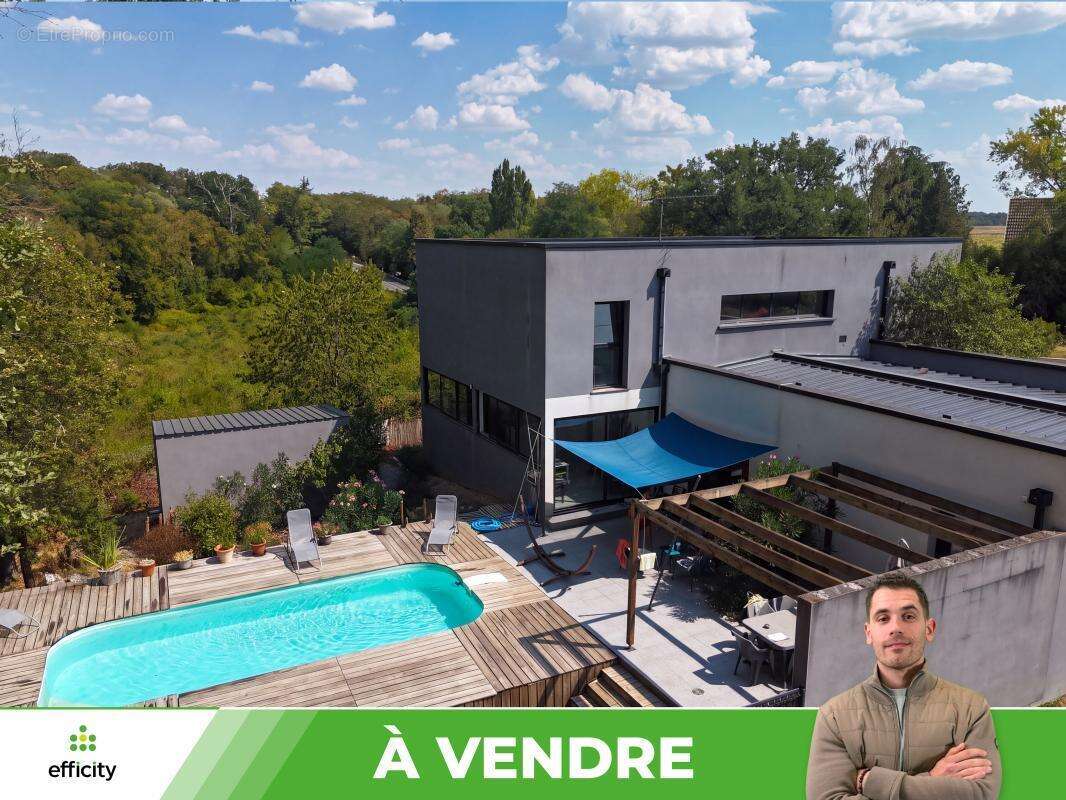 Maison 230 m² à Montamise  - photo 2