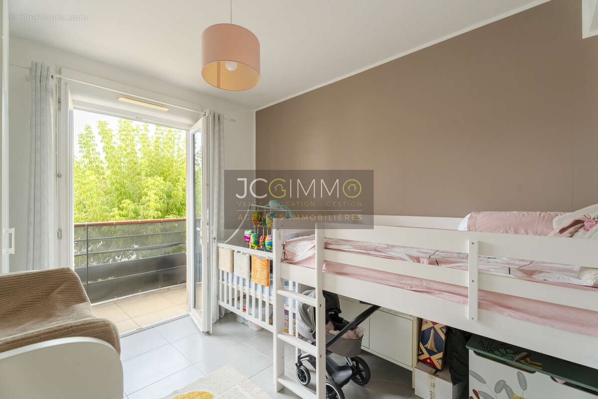 Cuers (les rayols/saint lazare/les bousquets) - appartement t3 - terrasse+ balcon - 2 places de parking - - photo 13