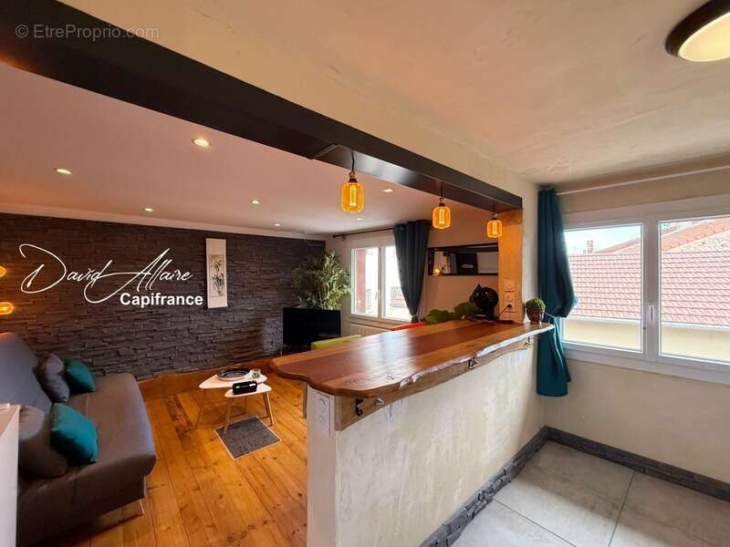 Appartement à LARAGNE-MONTEGLIN