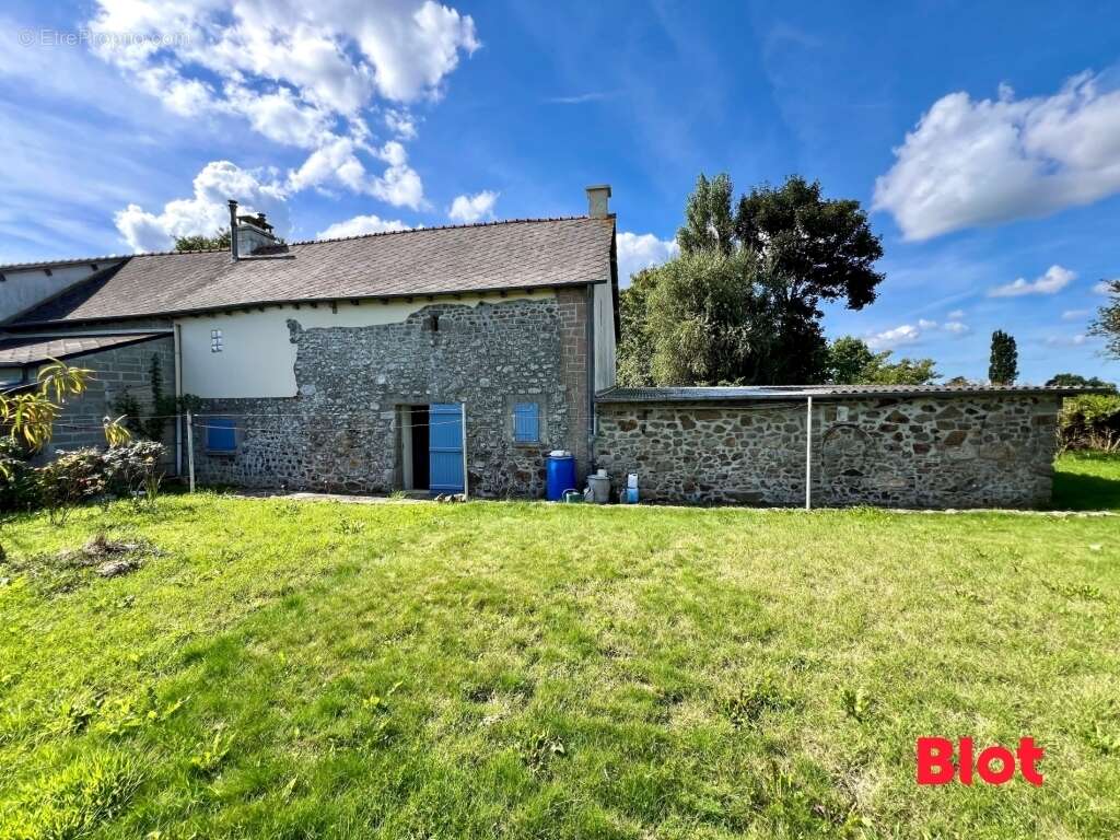 Maison à PLOUASNE