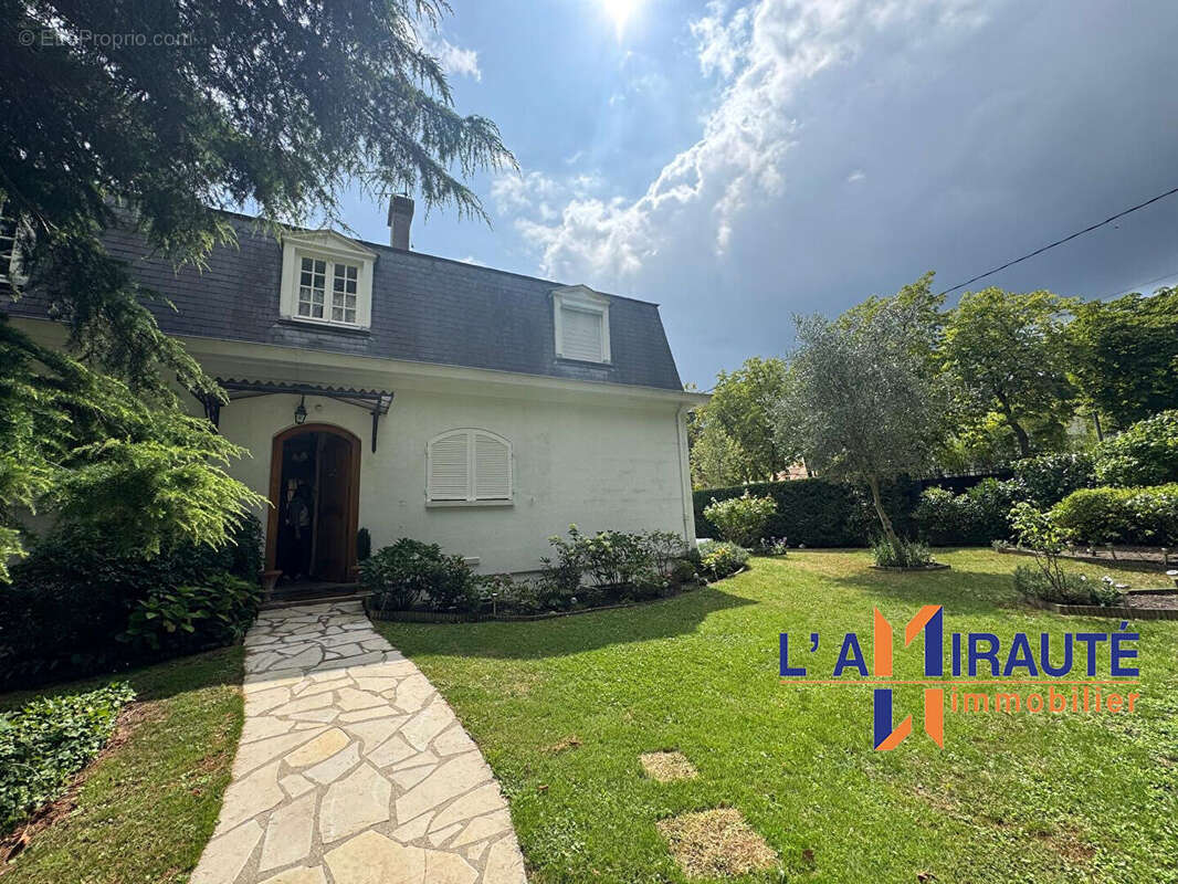 Maison à MAISONS-LAFFITTE