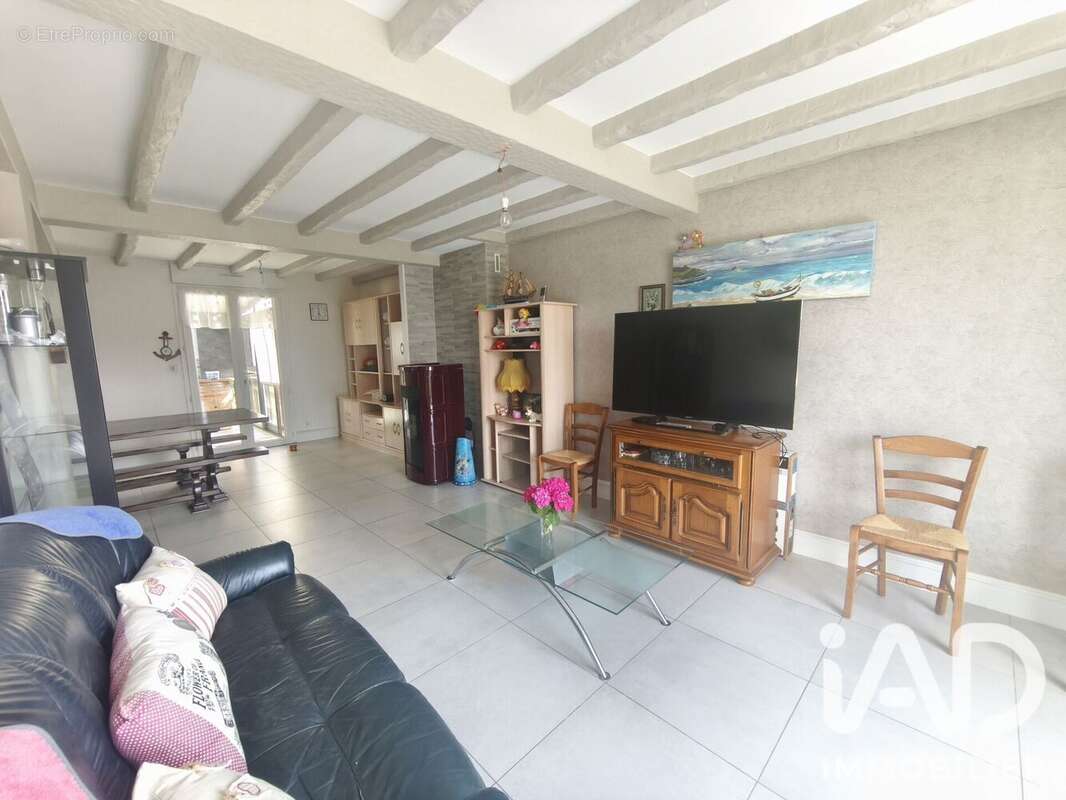 Maison 124 m² à Saint-Berthevin  - photo 3