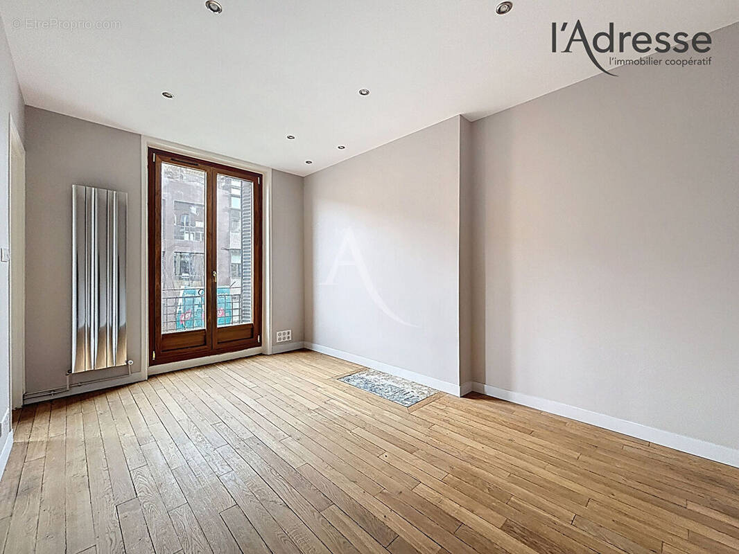 Appartement à SURESNES