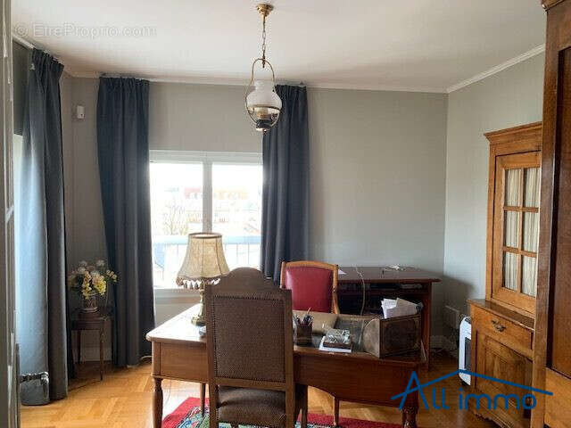 Appartement à CHARENTON-LE-PONT