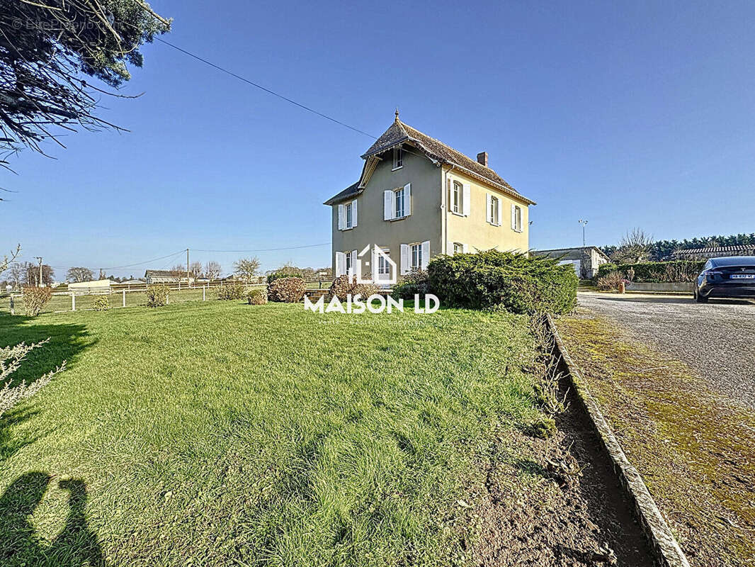 Maison à SAINT-PIERRE-SUR-DIVES