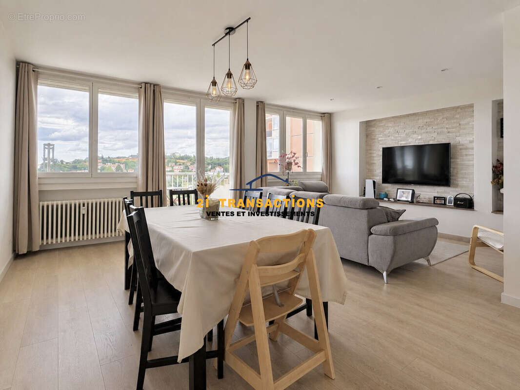 Appartement à SAINT-ETIENNE