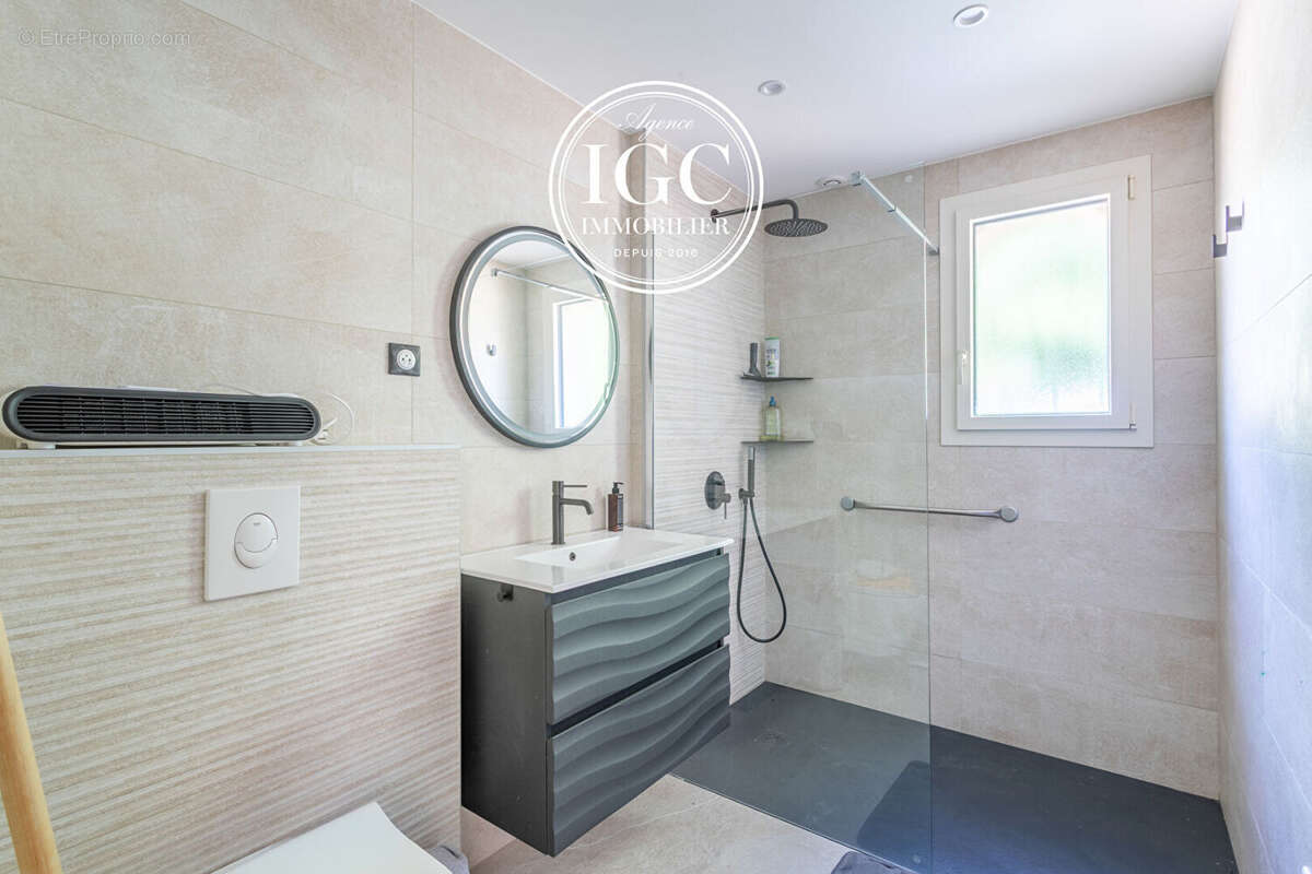 Maison type 5 - 150 m² / 954 m² terrain  piscine- vitrolles 13127 - photo 10