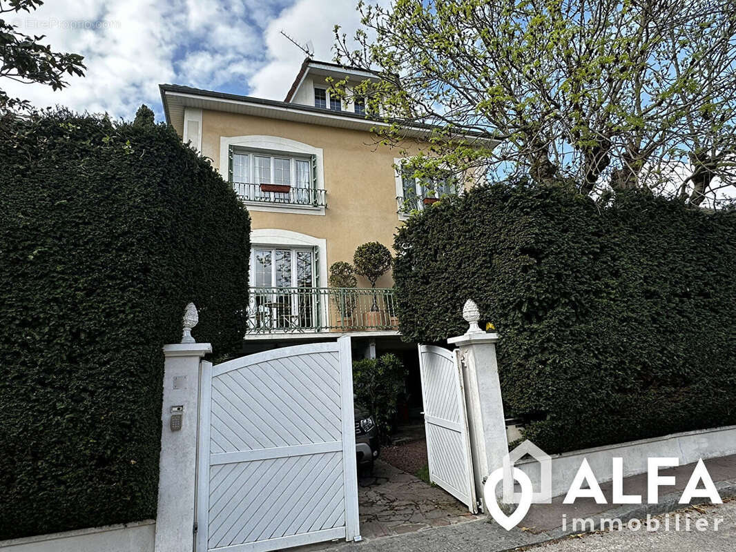 Maison à SAINT-GRATIEN