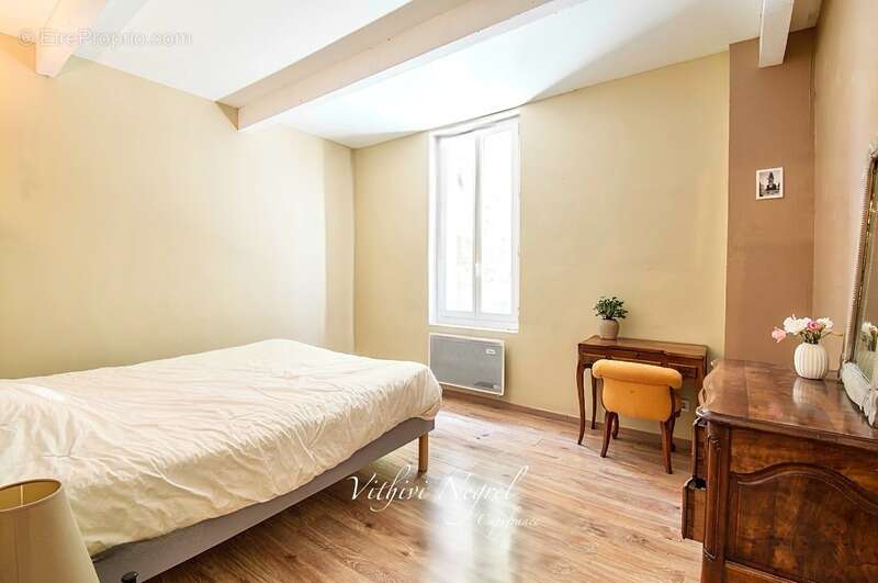 Propriété à vendre 8 pièces et annexe  MOURIES (13) - photo 10