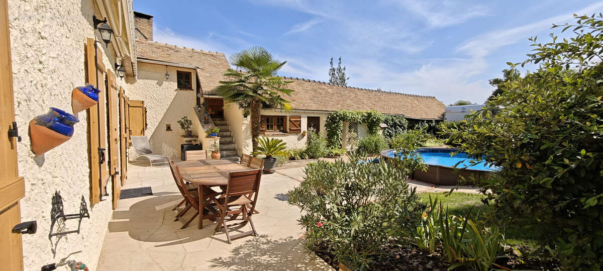 Maison à PONT-SUR-YONNE