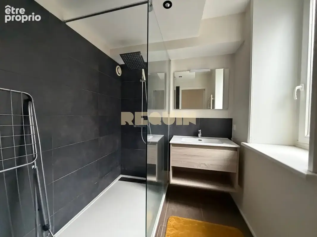 Appartement 101 m² à Lille  - photo 9