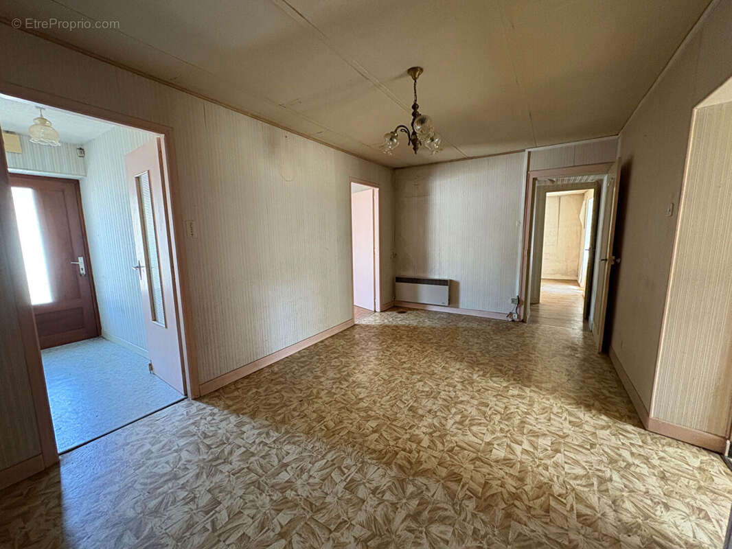 Maison à CHATEAUNEUF