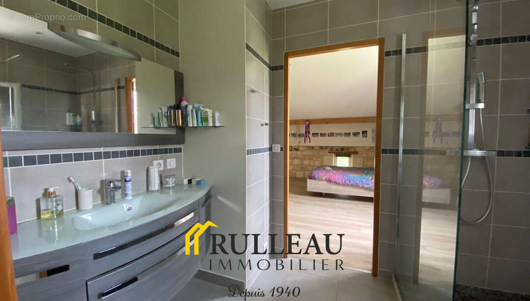 Maison à SAINT-CHRISTOLY-DE-BLAYE