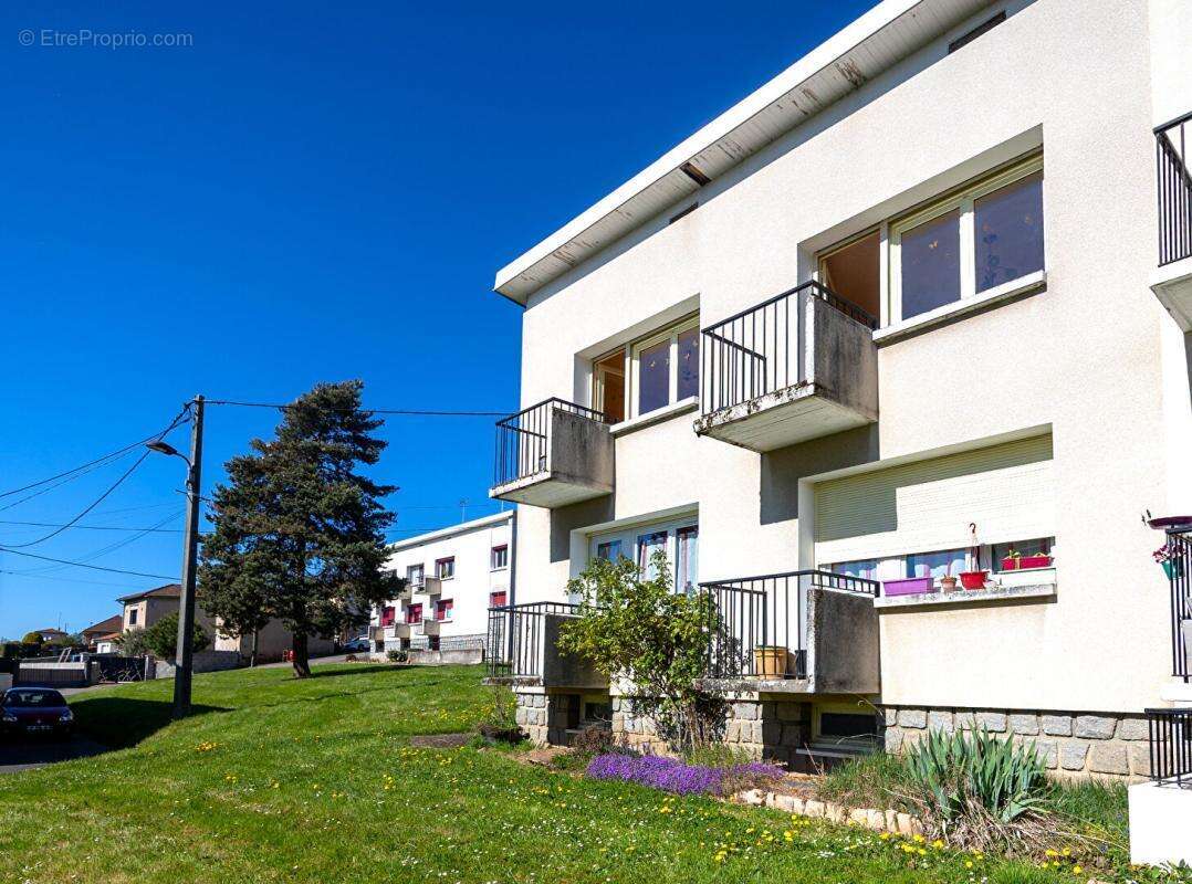 Appartement à PANISSIERES
