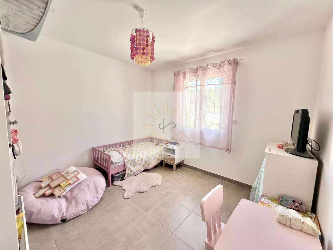 Maison à MONTELIMAR