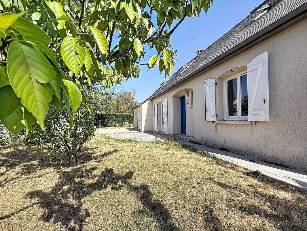 Maison à CERELLES