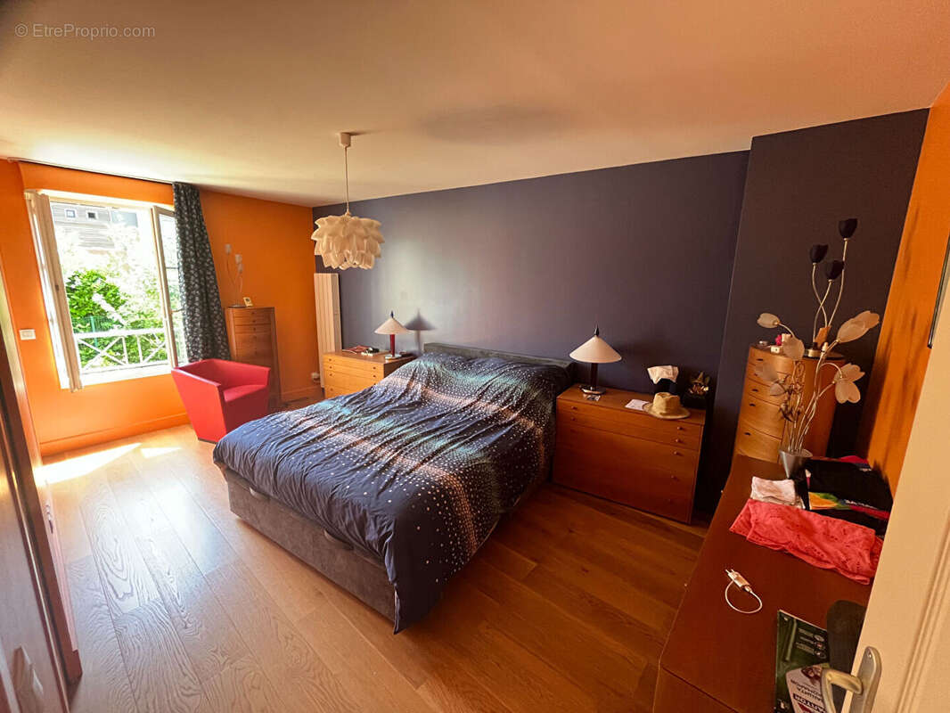 Rare à la vente 5 pièces 160 m² au calme traversant 2 balcons - photo 6