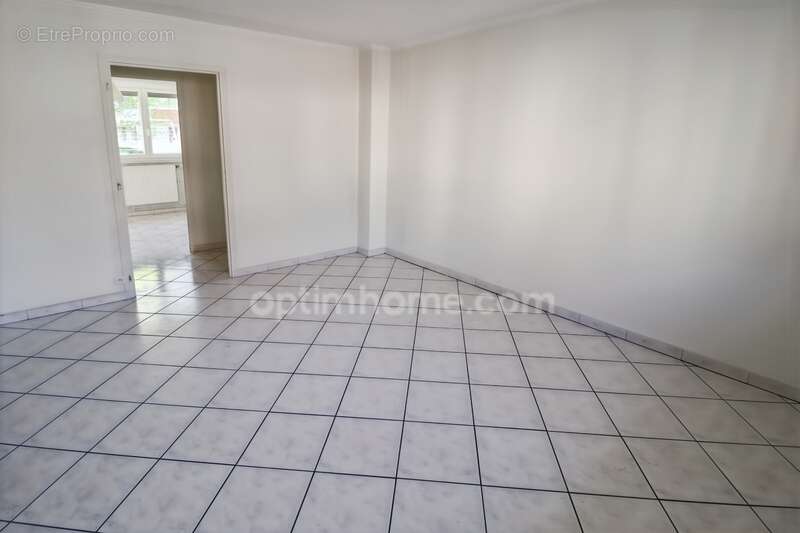 Appartement à FONTAINE