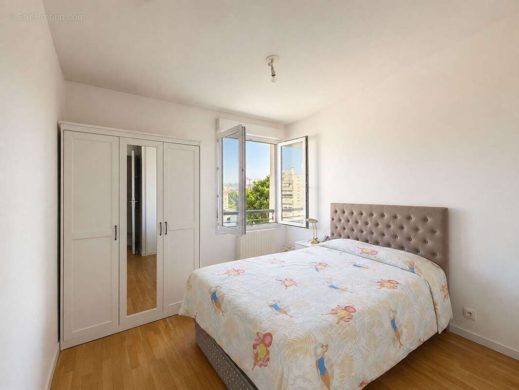 Villeurbanne Gratte-Ciel ? T3 60,10 m² ? Dernier étage avec balcons et garage - photo 8