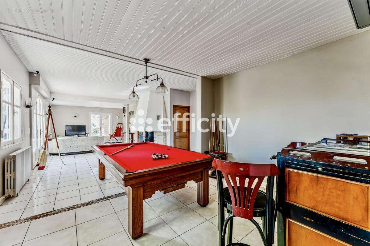 Maison 225 m² à Gujan-Mestras  - photo 8