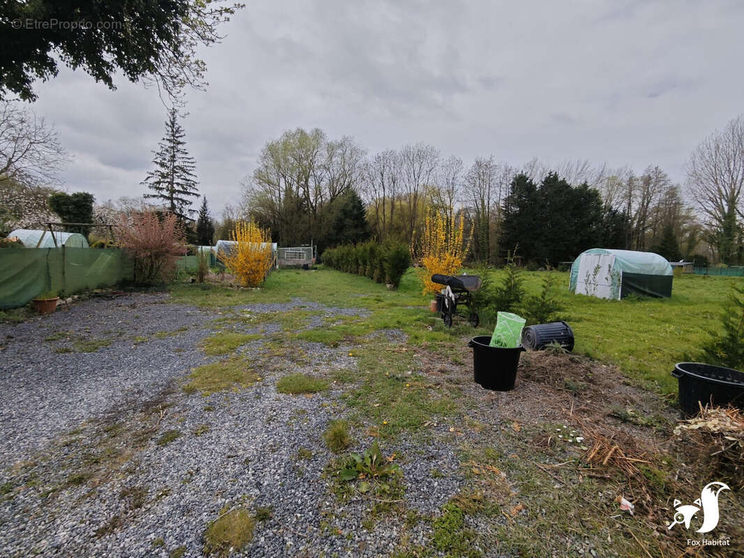 Terrain à THUN-L'EVEQUE