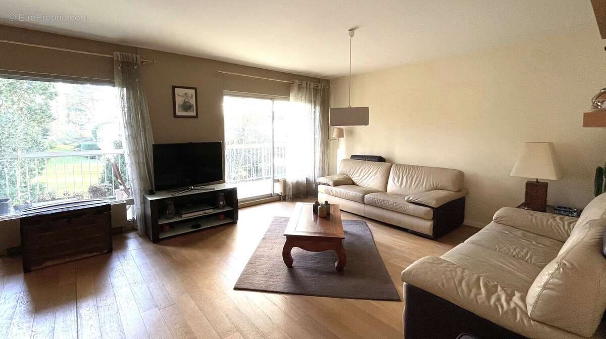 Appartement à VILLE-D'AVRAY