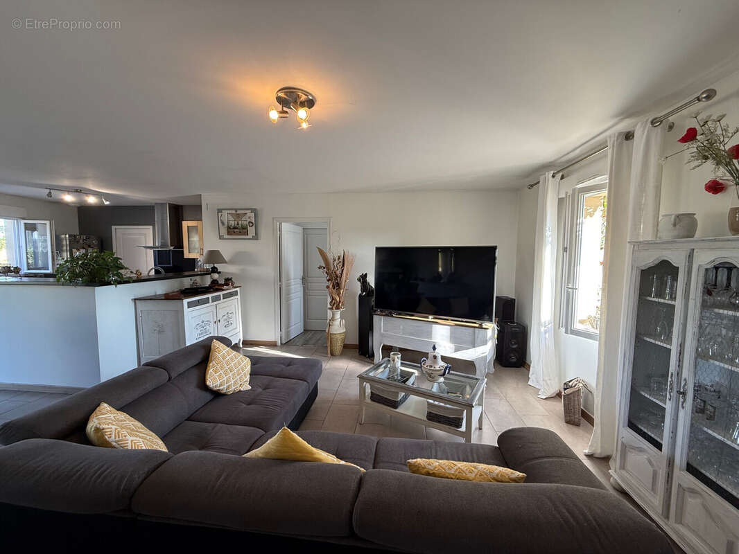 Maison 155 m² à Montgivray  - photo 3