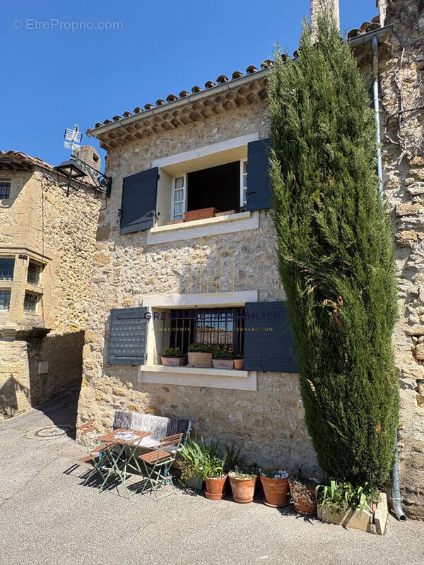 Maison à MIRABEAU
