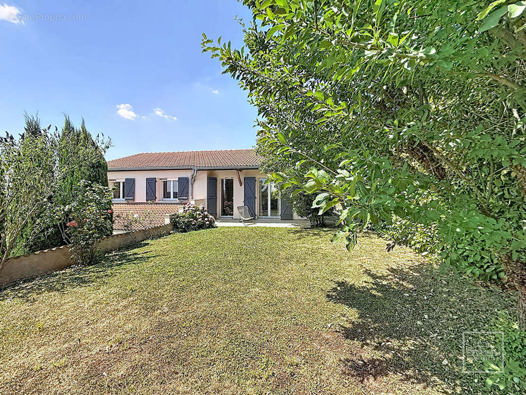 Dommartin - Maison non mitoyenne 5 pièces de 133 m² avec vue et sans vis à vis - photo 2